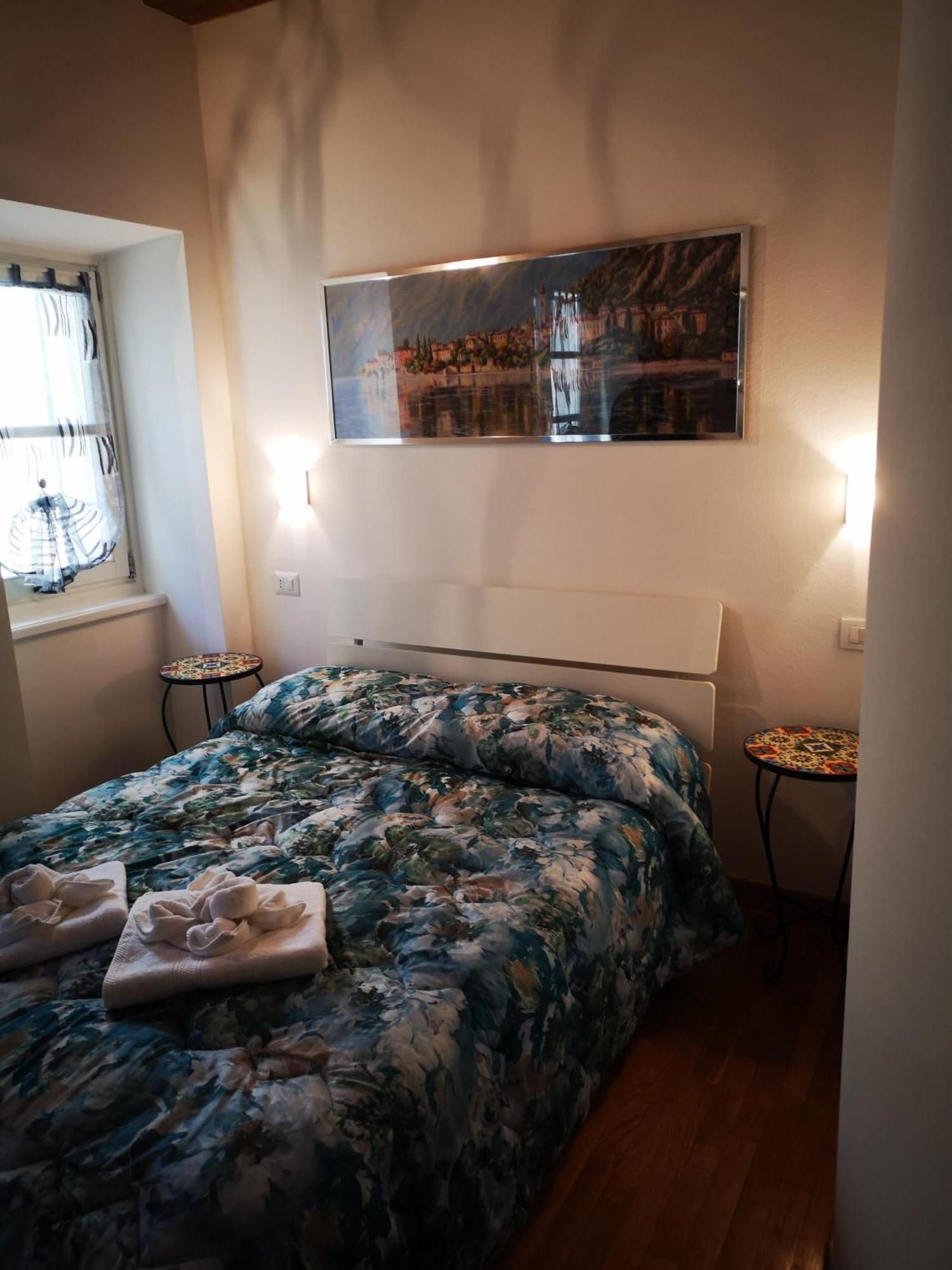 Balconi San Giorgio Bed & Breakfast วาเรนนา ภายนอก รูปภาพ