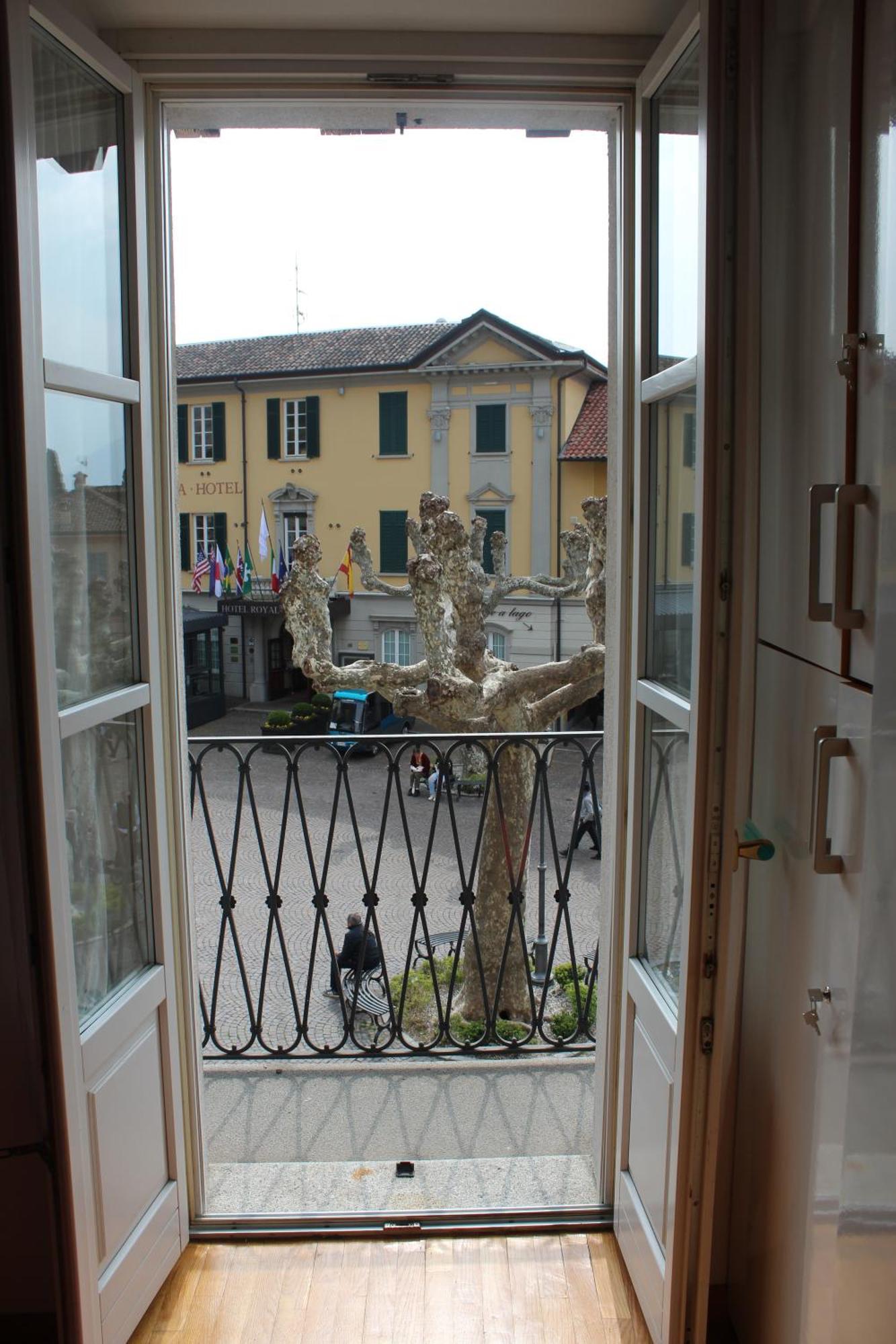 Balconi San Giorgio Bed & Breakfast วาเรนนา ภายนอก รูปภาพ
